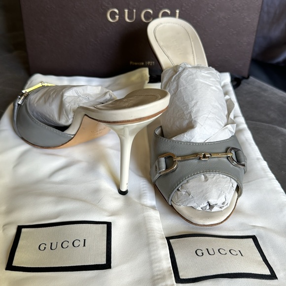 GREY GUCCI SLIDES. - Picture 3 of 3